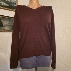 Quince V-Neck Cashmere Sweater in Rich Burgundy